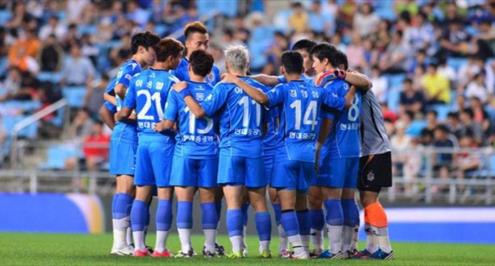 الاتحاد الآسيوي يبحث إمكانية حضور الجماهير في نهائي دوري الأبطال